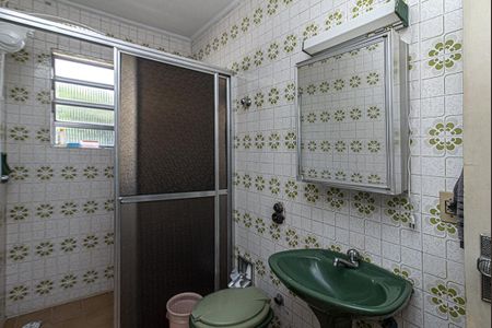 Casa à venda com 321m², 3 quartos e 6 vagasBanheiro de Serviço