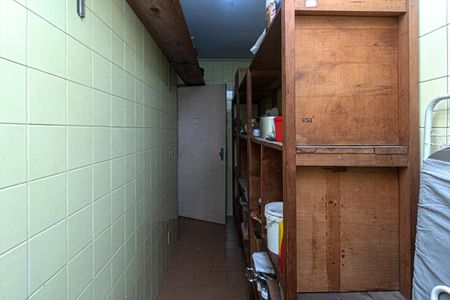 Casa à venda com 321m², 3 quartos e 6 vagasDespensa 