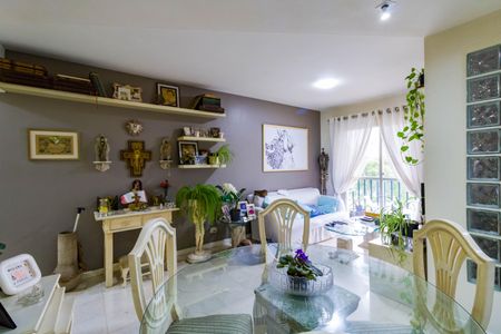 Apartamento à venda com 70m², 2 quartos e 1 vagaSala