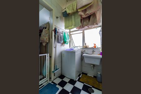 Apartamento à venda com 70m², 2 quartos e 1 vagaÁrea de Serviço