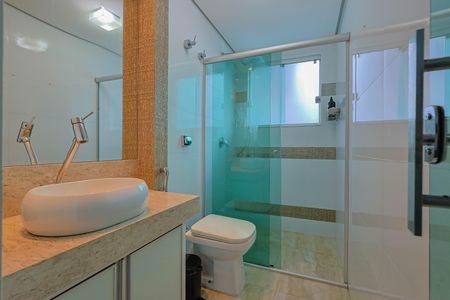 Casa à venda com 300m², 3 quartos e 4 vagasBanheiro da Suíte 3