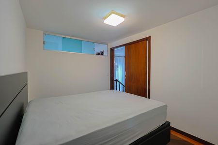 Casa à venda com 300m², 3 quartos e 4 vagasSuíte 2