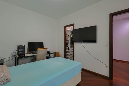 Casa à venda com 300m², 3 quartos e 4 vagasSuíte 3