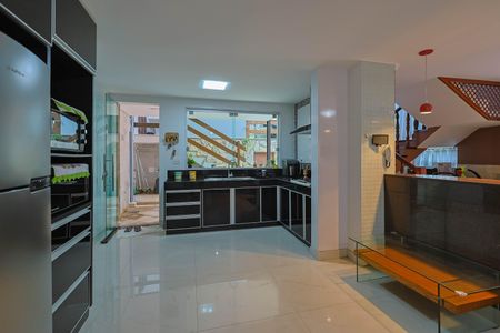 Casa à venda com 300m², 3 quartos e 4 vagasCozinha