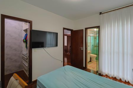 Casa à venda com 300m², 3 quartos e 4 vagasSuíte 3