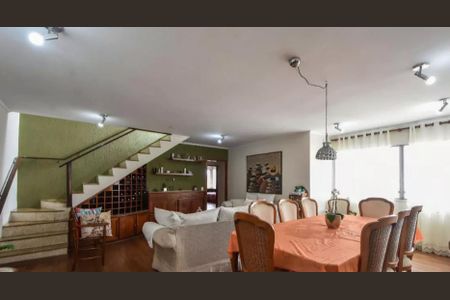 Apartamento à venda com 219m², 4 quartos e 2 vagas