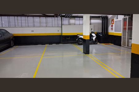 Apartamento à venda com 100m², 2 quartos e 2 vagas Apartamento à venda com 100m², 2 quartos e 2 vagasGaragem