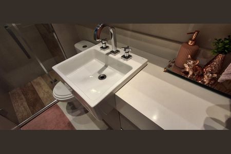 Apartamento à venda com 100m², 2 quartos e 2 vagas Apartamento à venda com 100m², 2 quartos e 2 vagasBanheiro Suíte