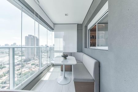 Apartamento à venda com 69m², 2 quartos e 1 vaga Apartamento à venda com 69m², 2 quartos e 1 vagaVaranda