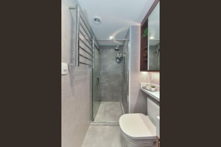 Apartamento à venda com 69m², 2 quartos e 1 vaga Apartamento à venda com 69m², 2 quartos e 1 vagaBanheiro Social