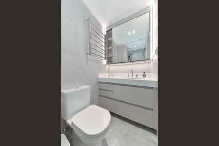 Apartamento à venda com 69m², 2 quartos e 1 vaga Apartamento à venda com 69m², 2 quartos e 1 vagaBanheiro da Suíte