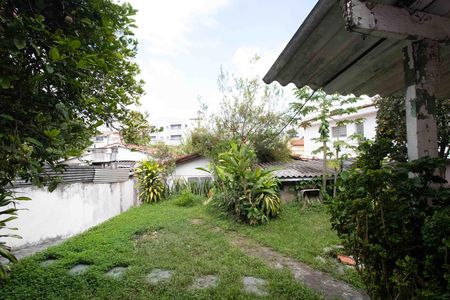 Casa à venda com 404m², 2 quartos e 2 vagasQuintal