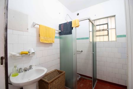 Casa à venda com 404m², 2 quartos e 2 vagasBanheiro social