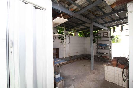 Casa à venda com 404m², 2 quartos e 2 vagasDeposito