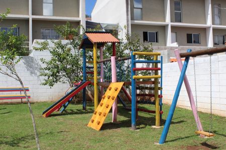 Casa de condomínio para alugar com 108m², 2 quartos e 1 vagaÁrea comum - Playground