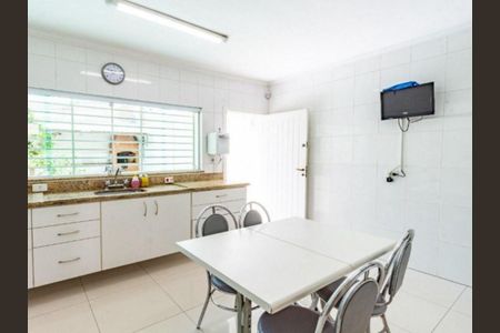 Casa à venda com 4 quartos, 208m² em Água Rasa, São Paulo