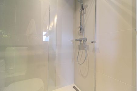 Apartamento à venda com 74m², 1 quarto e 2 vagasBanheiro