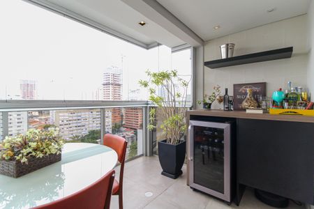 Apartamento à venda com 74m², 1 quarto e 2 vagasVaranda