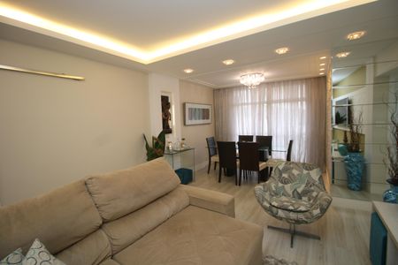 Apartamento à venda com 105m², 3 quartos e 1 vagaSala