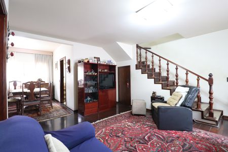 Casa à venda com 142m², 3 quartos e 3 vagasSala