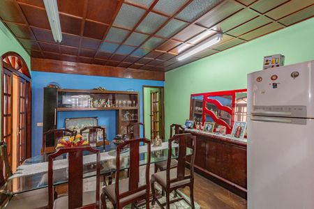 Casa à venda com 190m², 3 quartos e 2 vagasSala