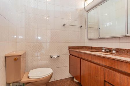 Casa à venda com 190m², 3 quartos e 2 vagasBanheiro da Suíte