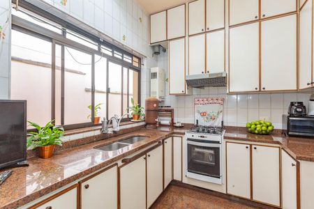 Casa à venda com 190m², 3 quartos e 2 vagasCozinha