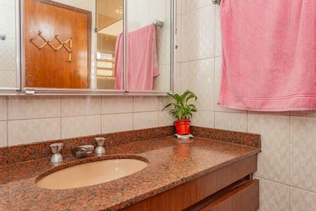 Casa à venda com 190m², 3 quartos e 2 vagasBanheiro da Suíte