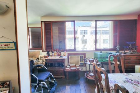 Apartamento à venda com 173m², 4 quartos e 1 vaga Apartamento à venda com 173m², 4 quartos e 1 vagaSala