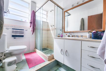 Apartamento à venda com 173m², 4 quartos e 1 vaga Apartamento à venda com 173m², 4 quartos e 1 vagaBanheiro Social