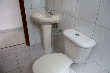 Casa para alugar com 40m², 1 quarto e sem vaga Casa para alugar com 40m², 1 quarto e sem vagaBanheiro