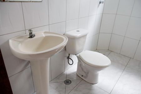 Casa para alugar com 40m², 1 quarto e sem vaga Casa para alugar com 40m², 1 quarto e sem vagaBanheiro