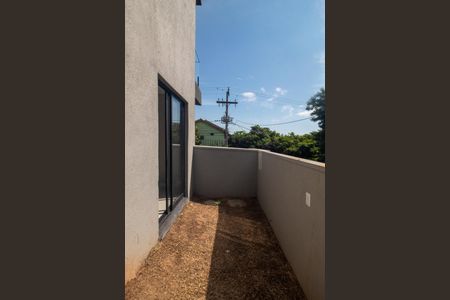 Casa à venda com 88m², 3 quartos e 2 vagas Casa à venda com 88m², 3 quartos e 2 vagasQuintal