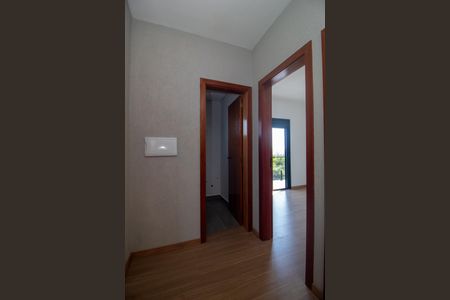 Casa à venda com 88m², 3 quartos e 2 vagas Casa à venda com 88m², 3 quartos e 2 vagasCorredor
