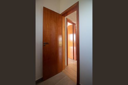 Casa à venda com 88m², 3 quartos e 2 vagas Casa à venda com 88m², 3 quartos e 2 vagasBanheiro 2