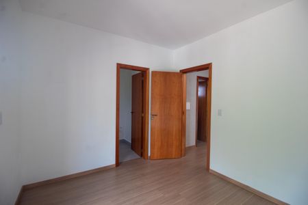 Casa à venda com 88m², 3 quartos e 2 vagas Casa à venda com 88m², 3 quartos e 2 vagasSuite