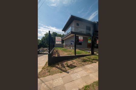 Casa à venda com 88m², 3 quartos e 2 vagas Casa à venda com 88m², 3 quartos e 2 vagasFachada