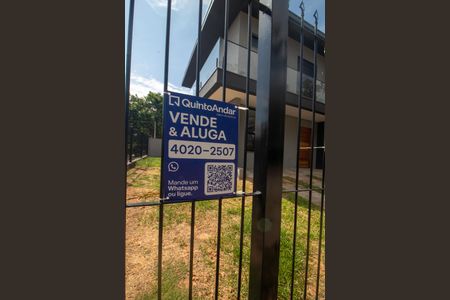 Casa à venda com 88m², 3 quartos e 2 vagas Casa à venda com 88m², 3 quartos e 2 vagasPlaca