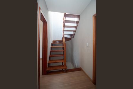 Casa à venda com 88m², 3 quartos e 2 vagas Casa à venda com 88m², 3 quartos e 2 vagasCorredor