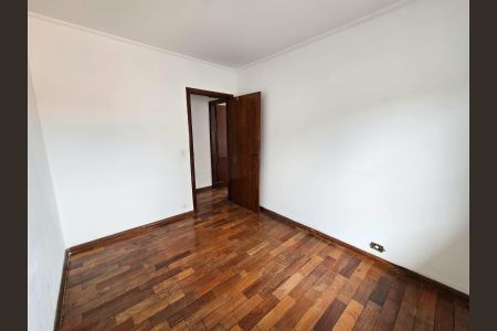 Casa à venda com 223m², 5 quartos e 4 vagasQuarto 2