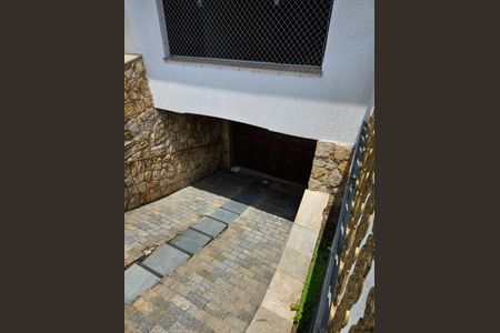 Casa à venda com 223m², 5 quartos e 4 vagasEntrada da casa