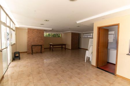 Apartamento à venda com 55m², 2 quartos e 1 vaga Apartamento à venda com 55m², 2 quartos e 1 vagaÁrea comum - Salão de festas