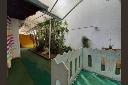 Casa à venda com 334m², 4 quartos e 2 vagas