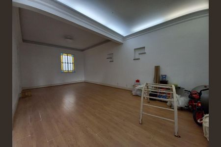 Casa à venda com 334m², 4 quartos e 2 vagas