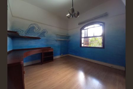 Casa à venda com 334m², 4 quartos e 2 vagas