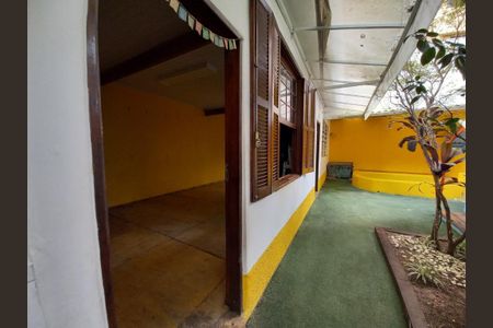 Casa à venda com 334m², 4 quartos e 2 vagas