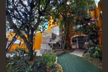 Casa à venda com 334m², 4 quartos e 2 vagas