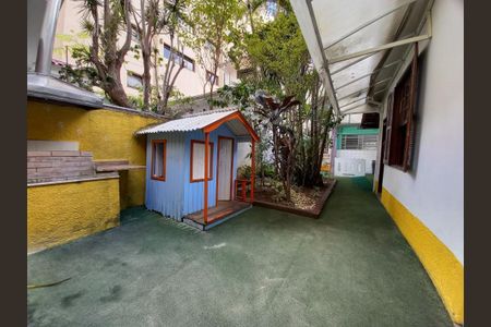 Casa à venda com 334m², 4 quartos e 2 vagas