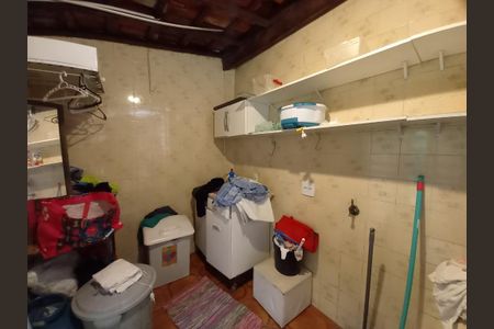 Casa à venda com 334m², 4 quartos e 2 vagas