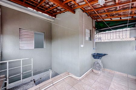 Casa à venda com 106m², 2 quartos e 1 vagaÁrea de Serviço